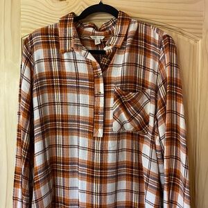 Plaid XL long sleeve top by Cato with buttons on the back . Brown, gold stripe